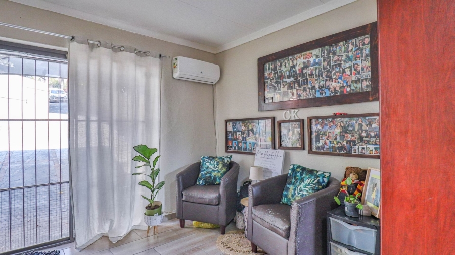 3 Bedroom Property for Sale in Protea Park North West
